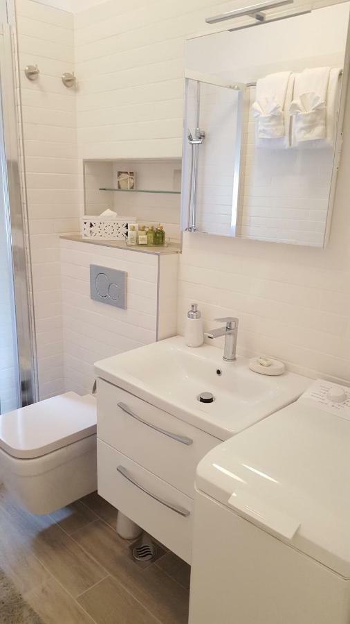 Studio Apartment Vanna - 1St Row To The Sea Opatija Dış mekan fotoğraf